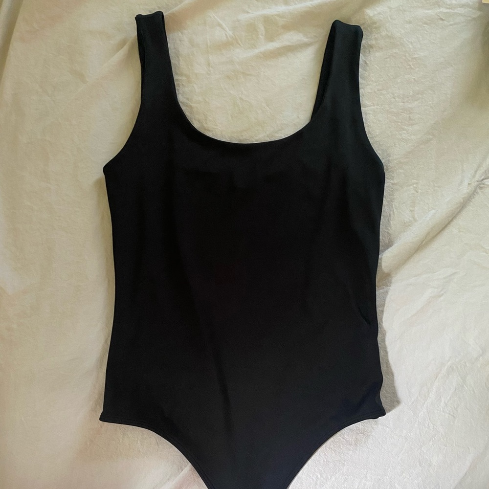 ✨EXPRESS WOMENS SCOOP NECK BODYSUIT ✨